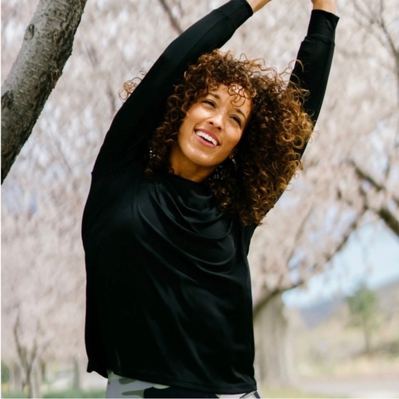 ZYIA Black Primo Long Sleeve T
C$30 - Picture 2 of 6